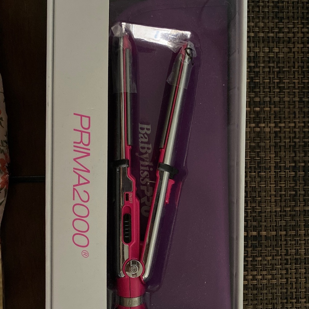 Flat iron BRAND NEW Babyliss